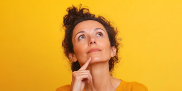 Différence entre andropause et ménopause : symptômes et solutions