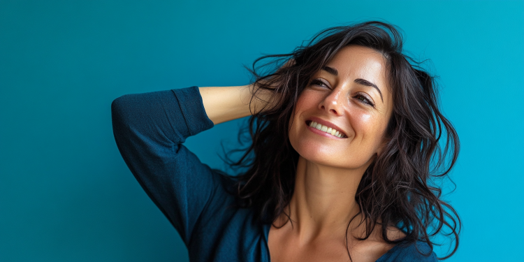 Top 3 compléments pour renforcer les cheveux après grossesse