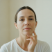 Bouton sous la peau : causes et que faire