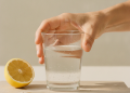 auto-hydratation-eau-combien-boire-par-jour-sante-1785722907691.png